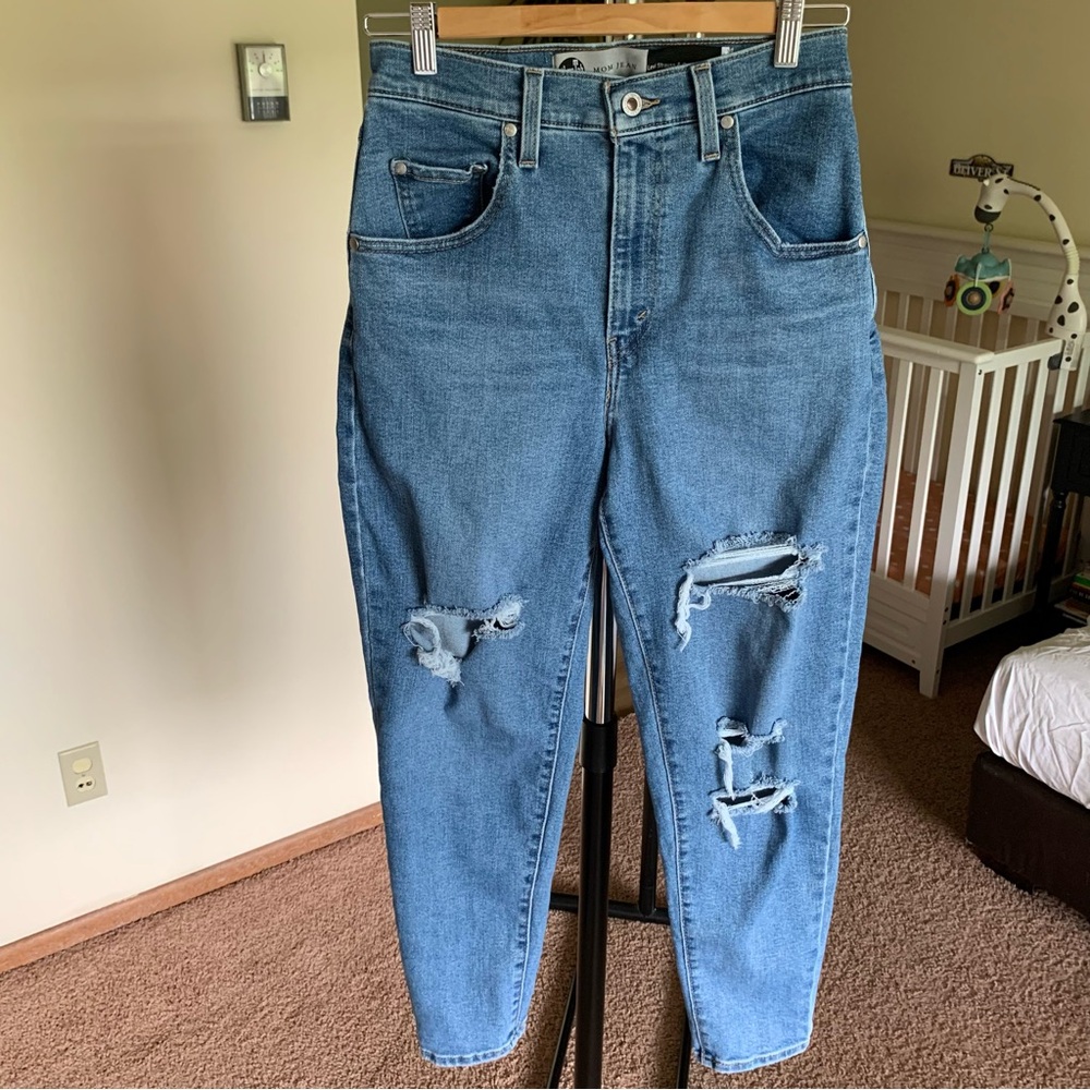 Levi’s Silver Tab Tapered Straight Mom Jeans 28
